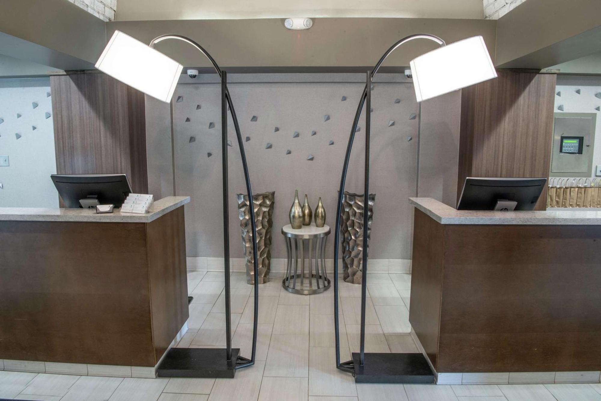 Embassy Suites By Hilton Chicago Schaumburg Woodfield Extérieur photo