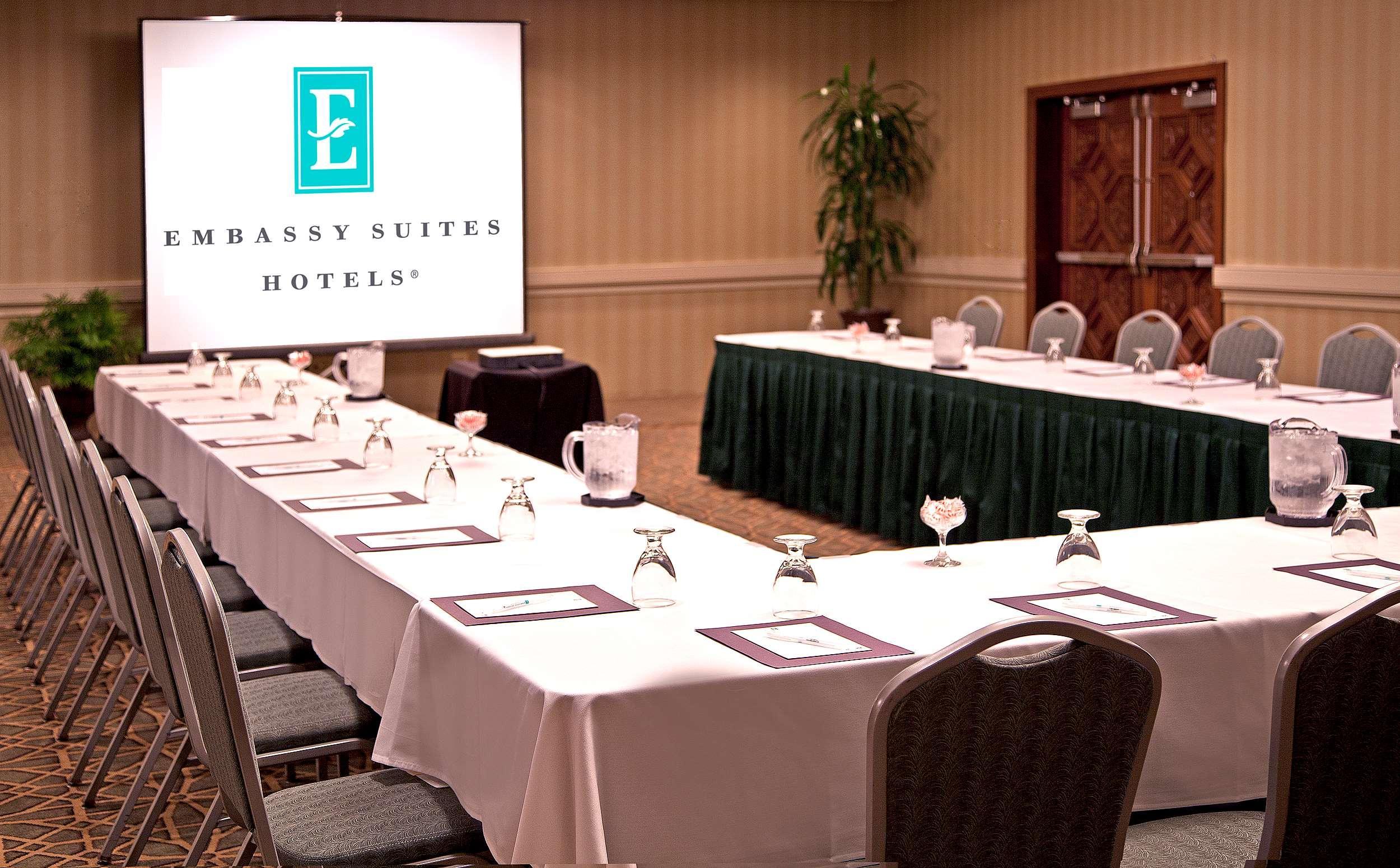 Embassy Suites By Hilton Chicago Schaumburg Woodfield Extérieur photo