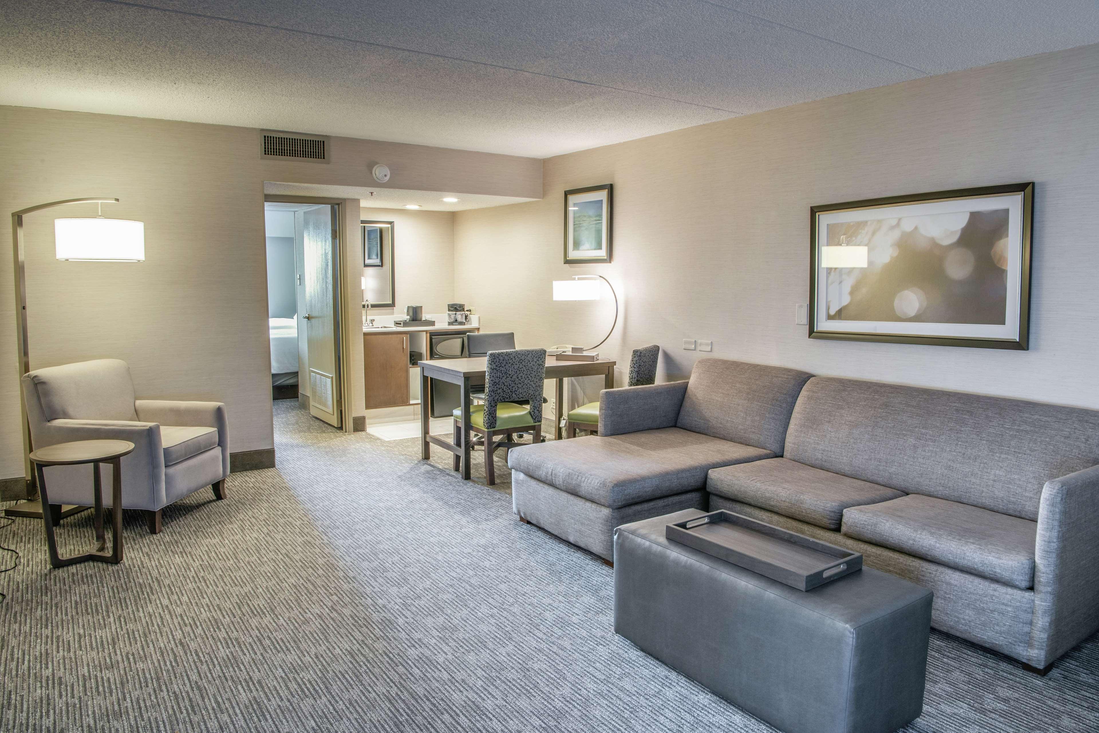 Embassy Suites By Hilton Chicago Schaumburg Woodfield Extérieur photo