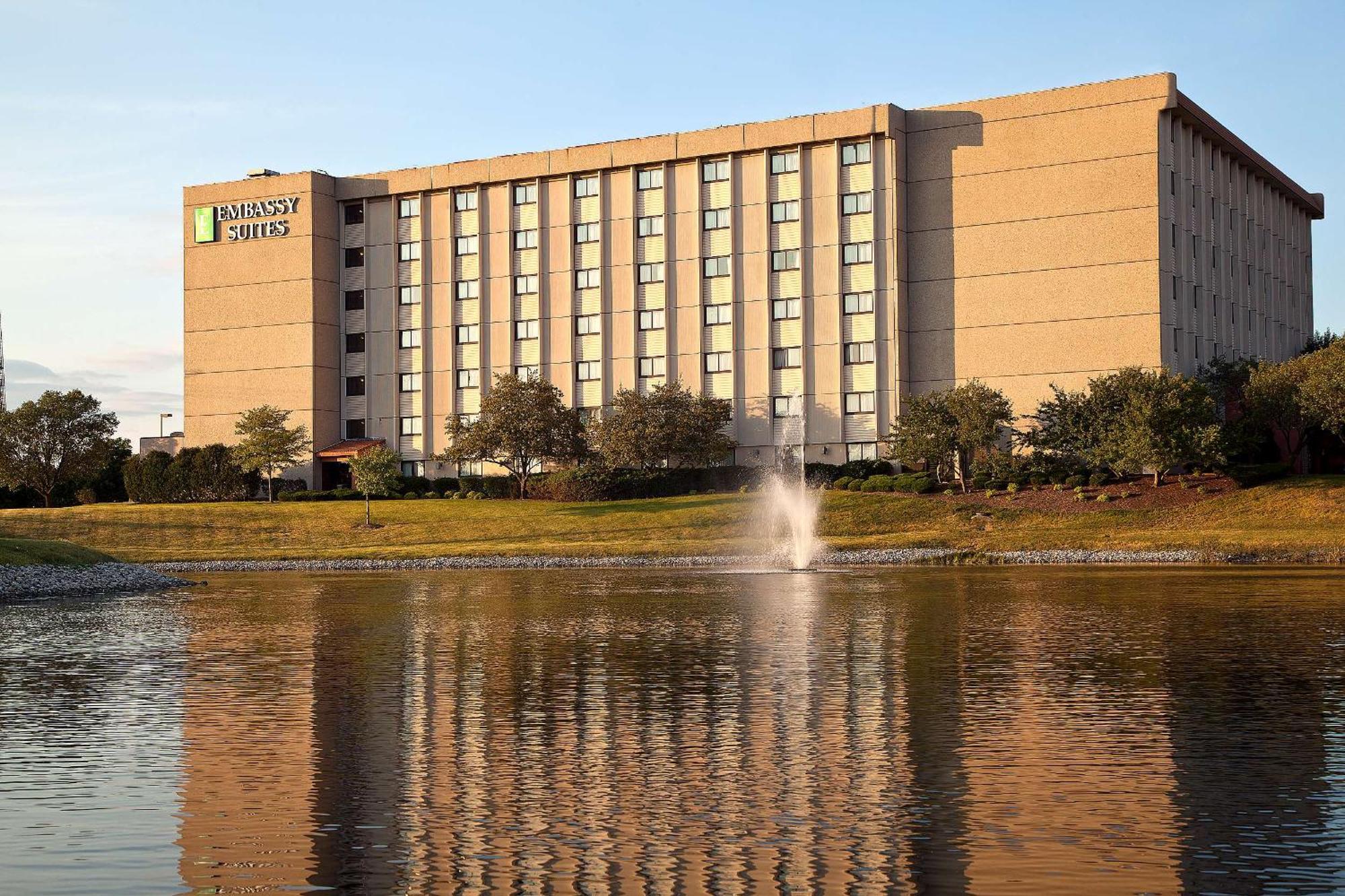 Embassy Suites By Hilton Chicago Schaumburg Woodfield Extérieur photo