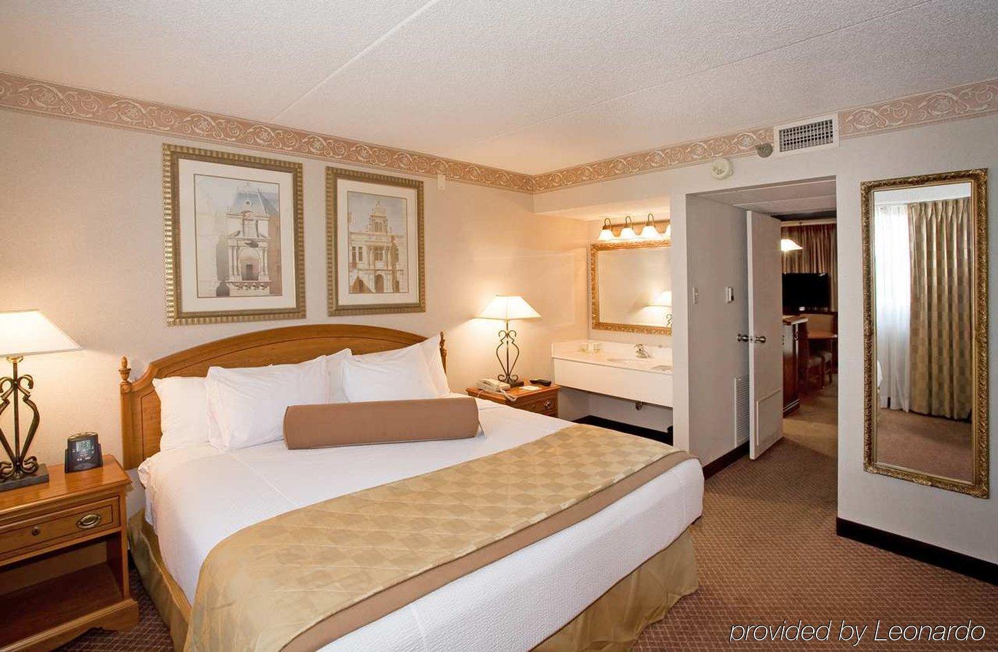 Embassy Suites By Hilton Chicago Schaumburg Woodfield Chambre photo