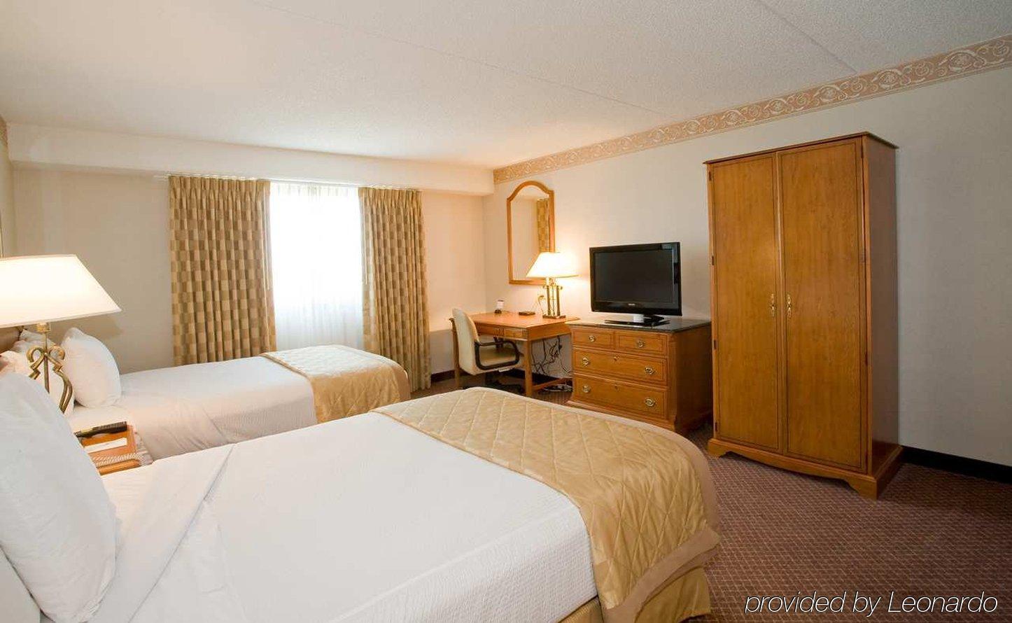Embassy Suites By Hilton Chicago Schaumburg Woodfield Chambre photo