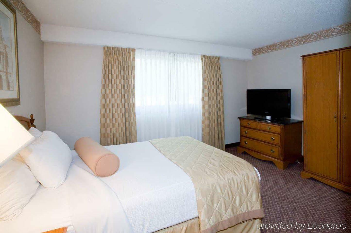 Embassy Suites By Hilton Chicago Schaumburg Woodfield Extérieur photo